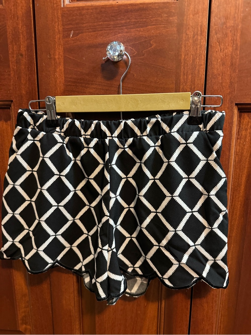 Black & White Geometric Scalloped Edge  Women’s Shorts